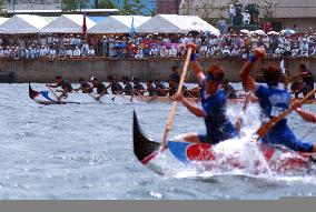 29 teams compete in qualifier for Nagasaki dragon boat race